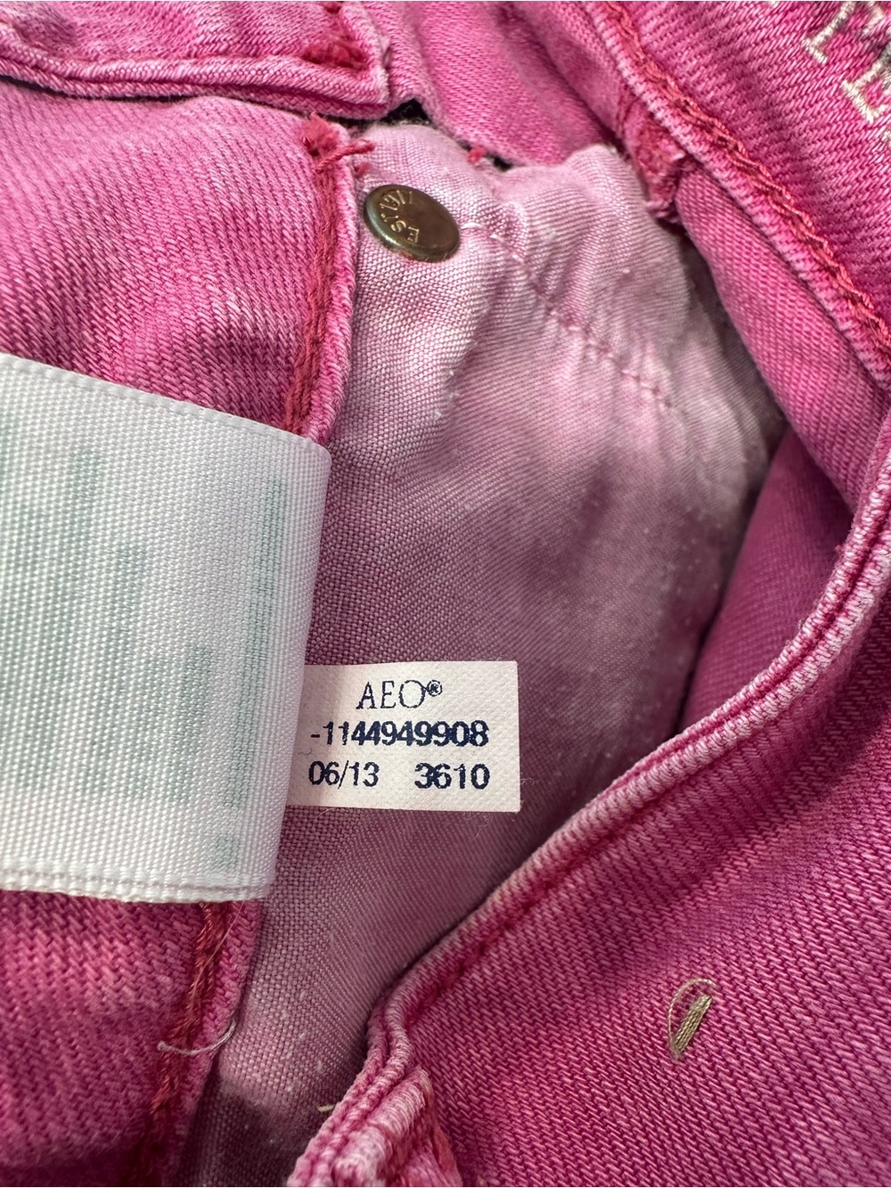 🍭Vintage American Eagle Hot Pink Denim Roll-Cuff Shorts. Size 00 - Picture 6 of 8